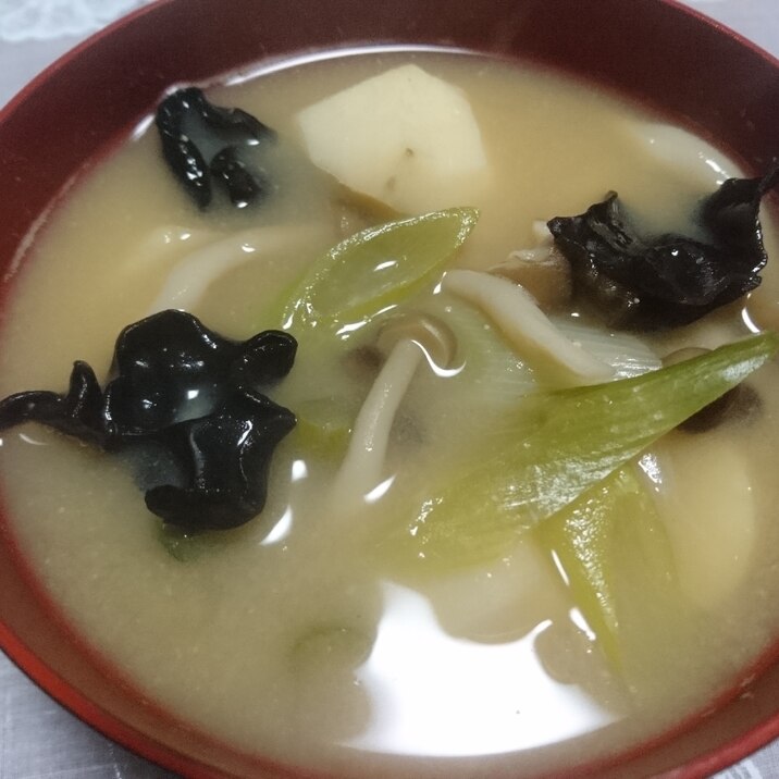 キクラゲと里芋の味噌汁 レシピ 作り方 By あやめぇ 楽天レシピ キクラゲと里芋の味噌汁 レシピ 作り方 By あやめぇ 楽天レシピ